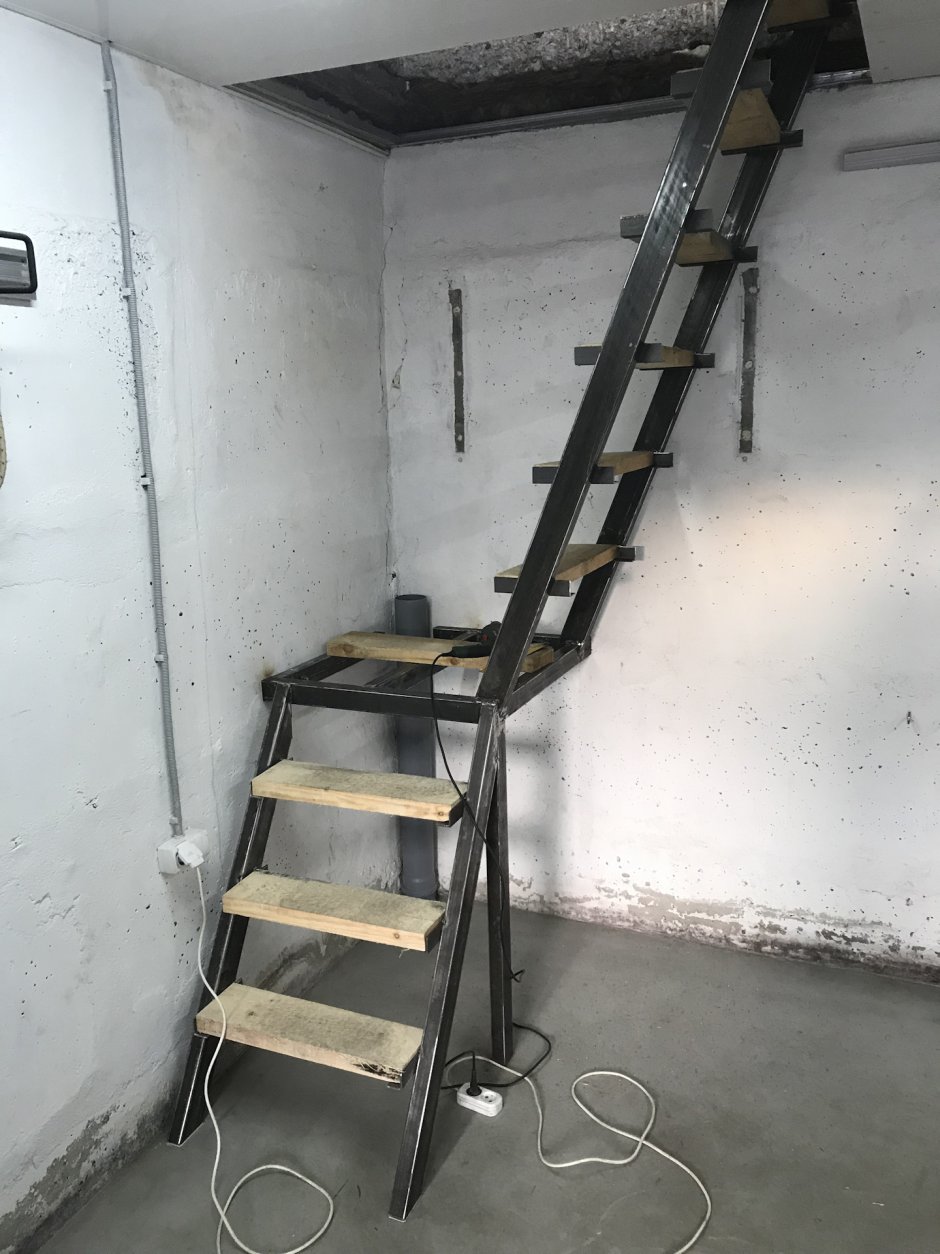 Лестница двухмаршевая лофт