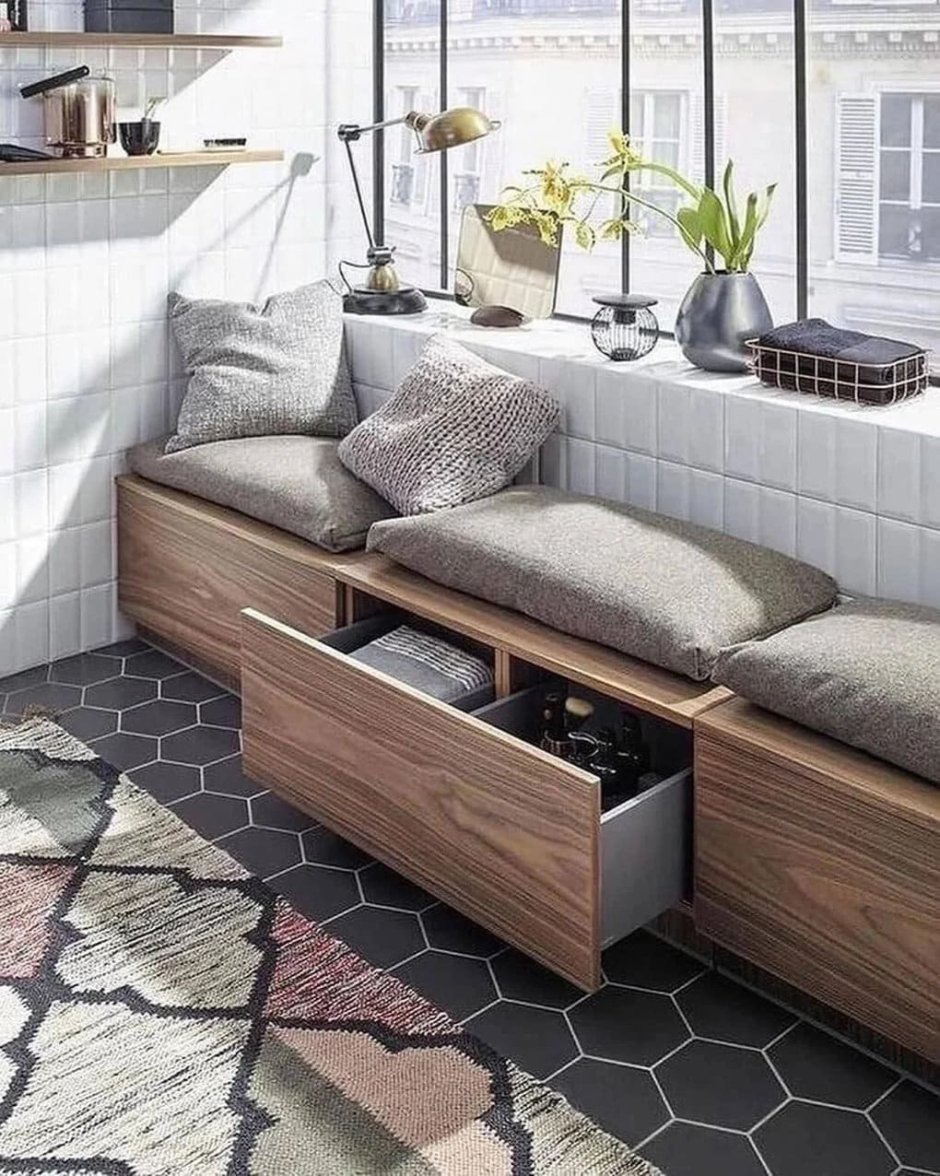 Кухонная скамья с подушками