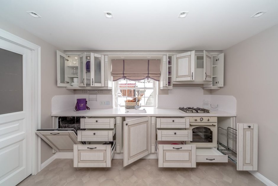 Кухни с полками