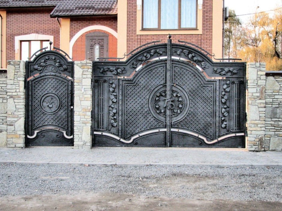 Красивые кованые ворота