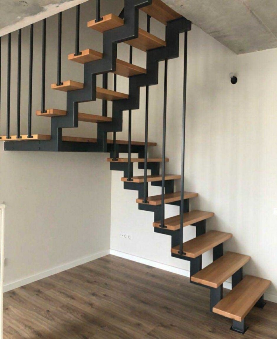 Одномаршевая прямая лестница на 2 этаж