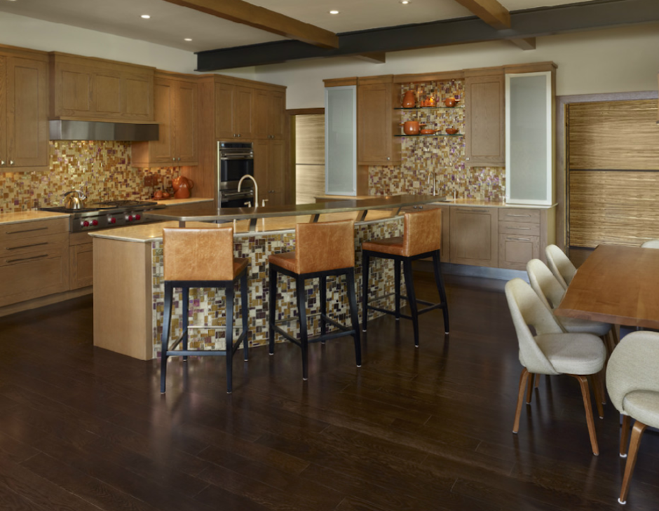 Деревянная мозаика в интерьере кухни
