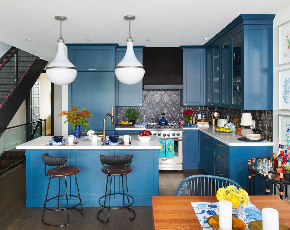 Кухонный гарнитур голубого цвета