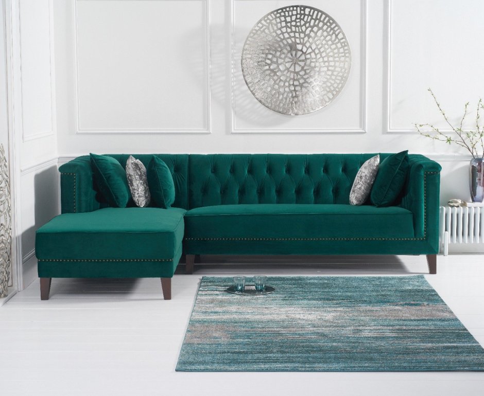 Зеленый бархатный диван угловой