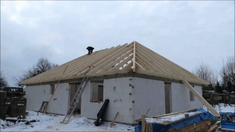 Вальмовая шатровая крыша