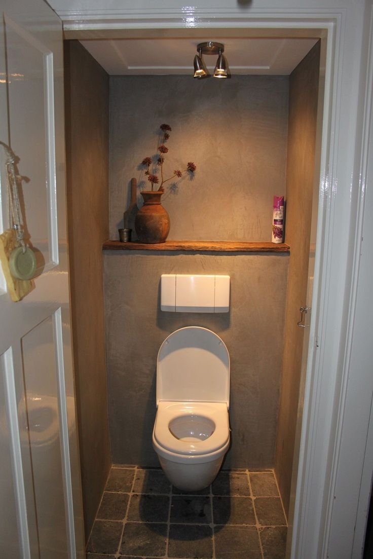 Квартирный туалет с нишей