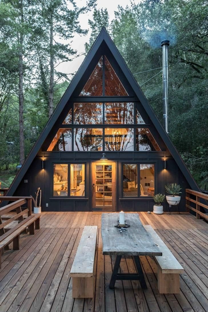 Дом шалаш а frame House.