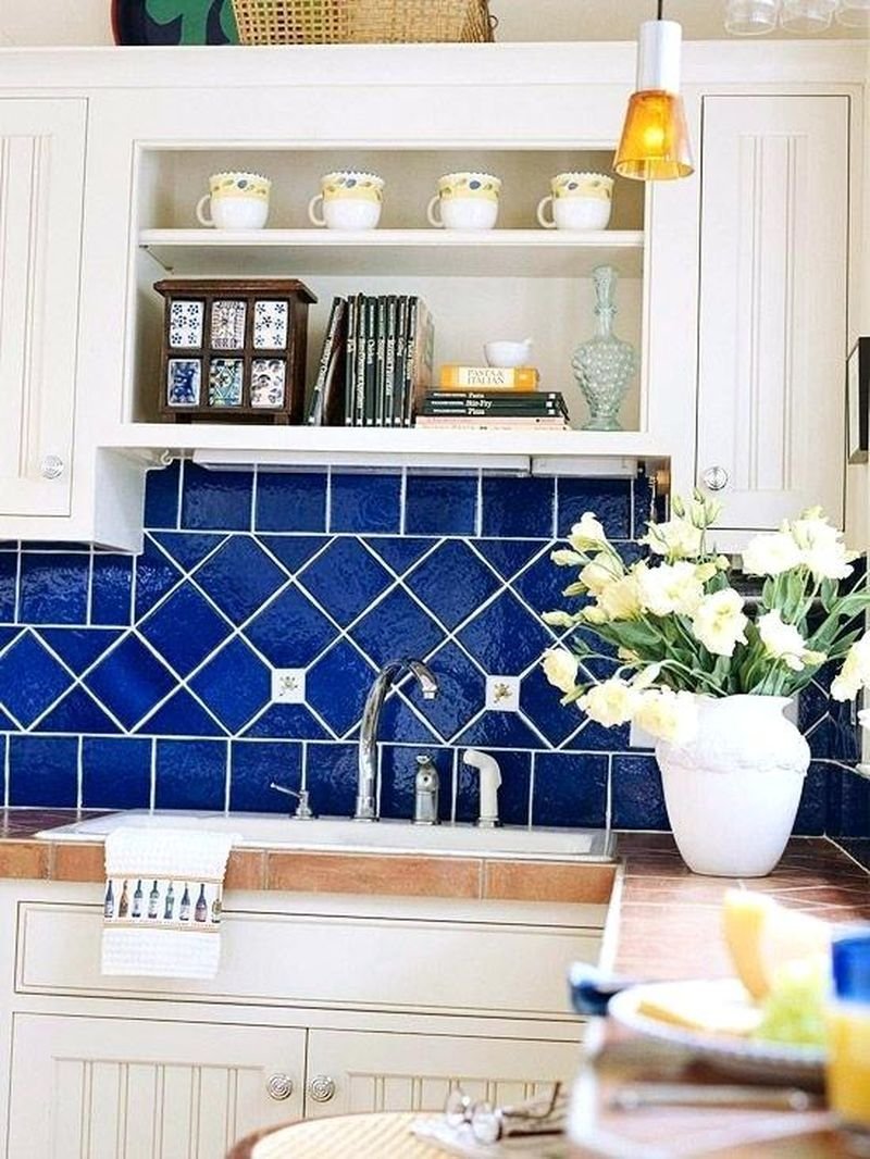 Сине белая плитка для кухни