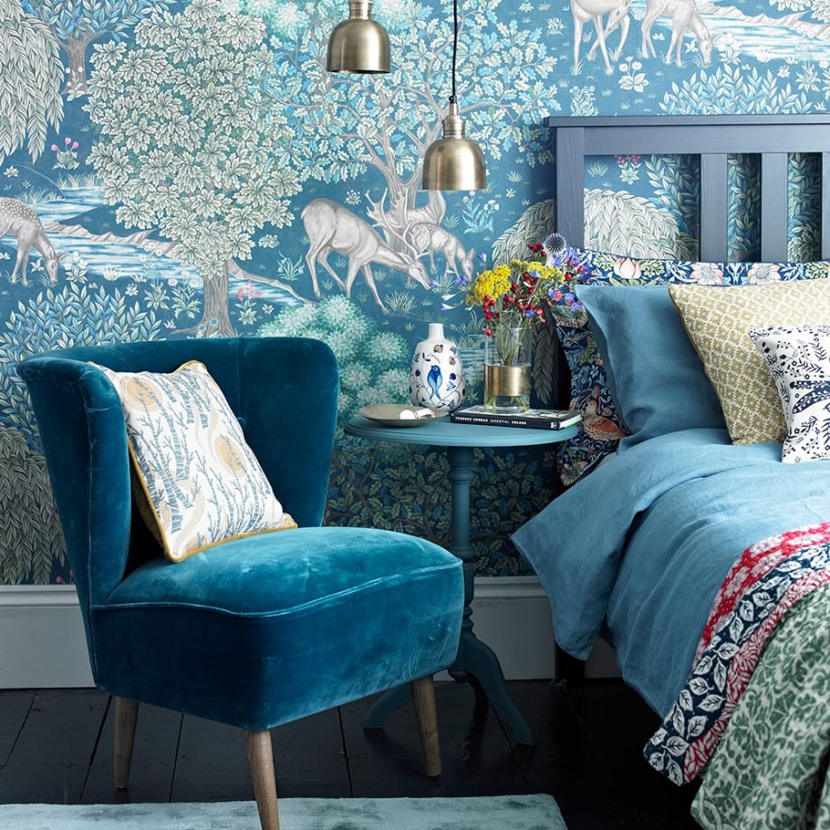 Синий декор