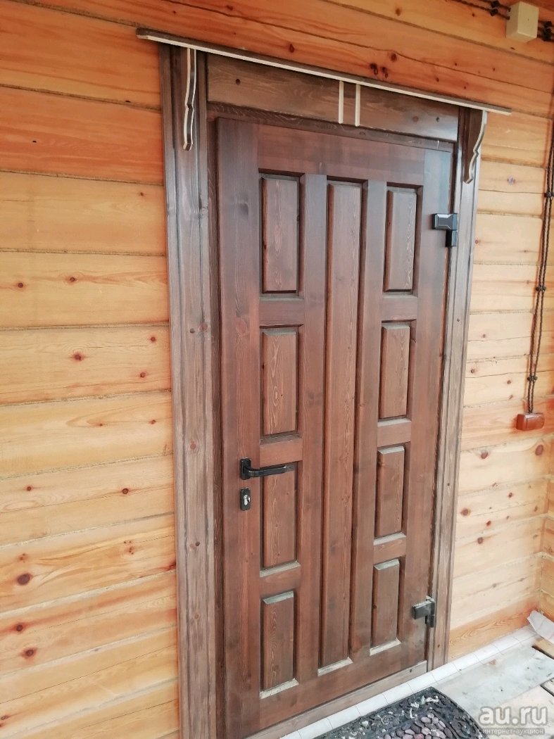 Дверь входная деревянная