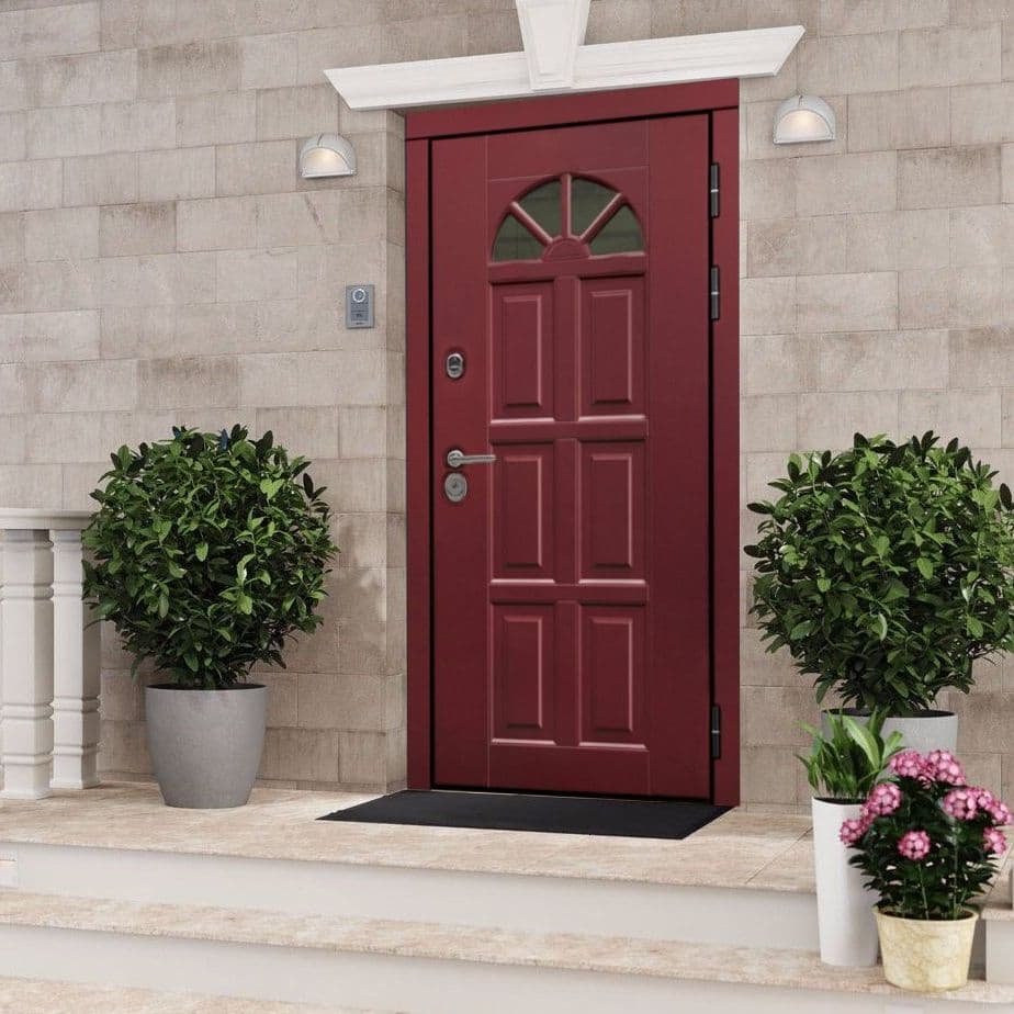 Двери в коттедж