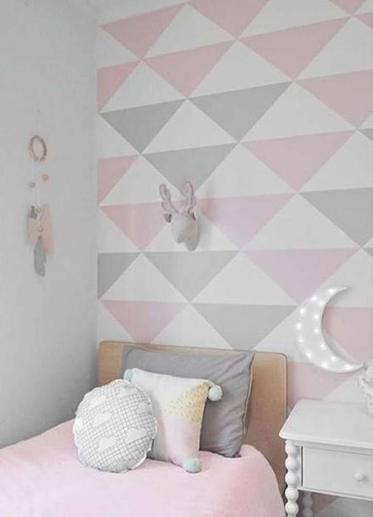 Ромбы на стене в интерьере детской