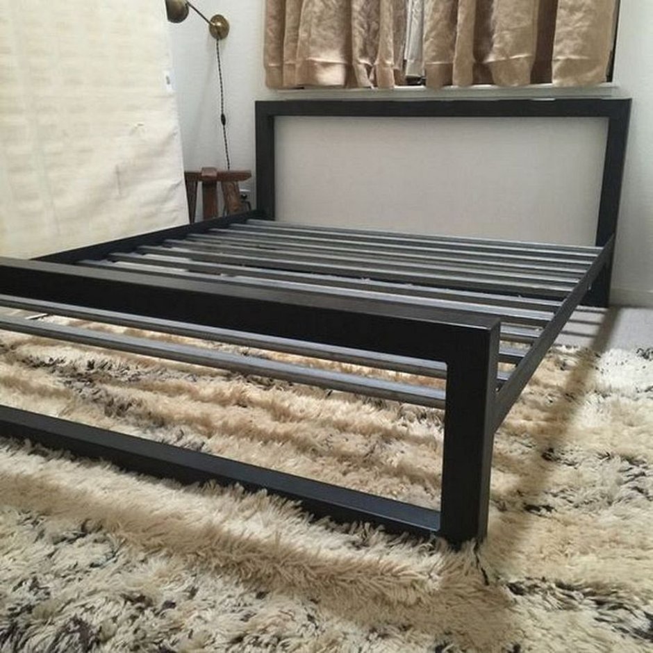 Кровать из металлопрофиля