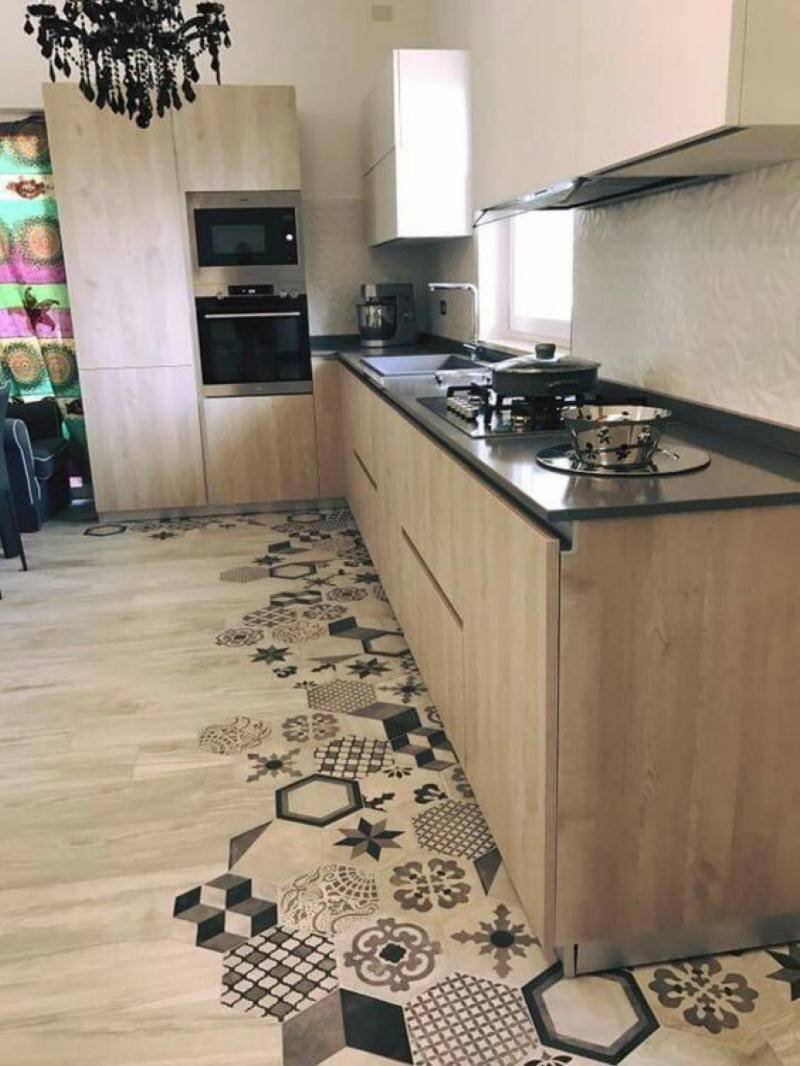 Сочетание плитки и ламината