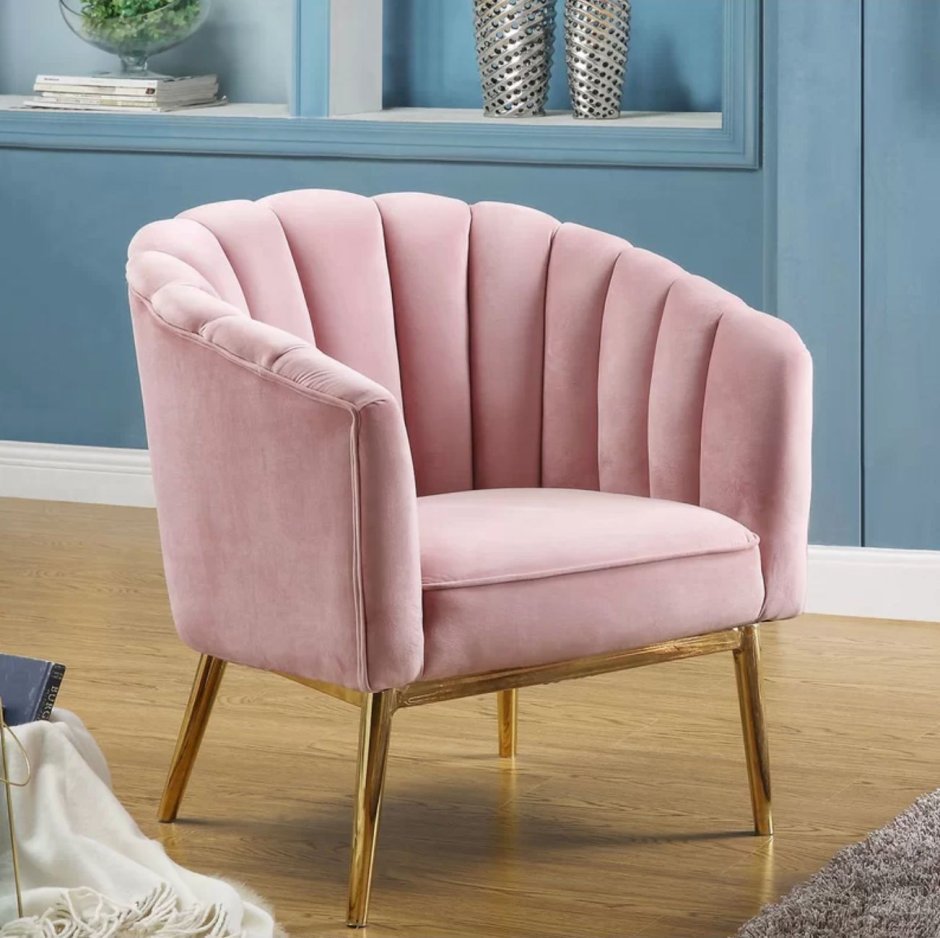 Розовое кресло