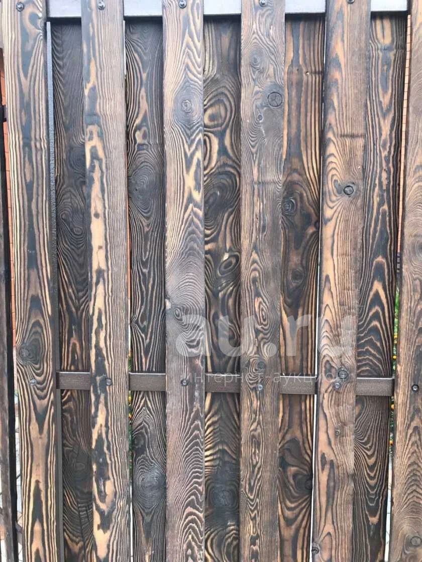 Забор из брашированного дерева