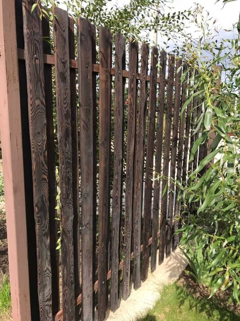 Забор из обожженной доски