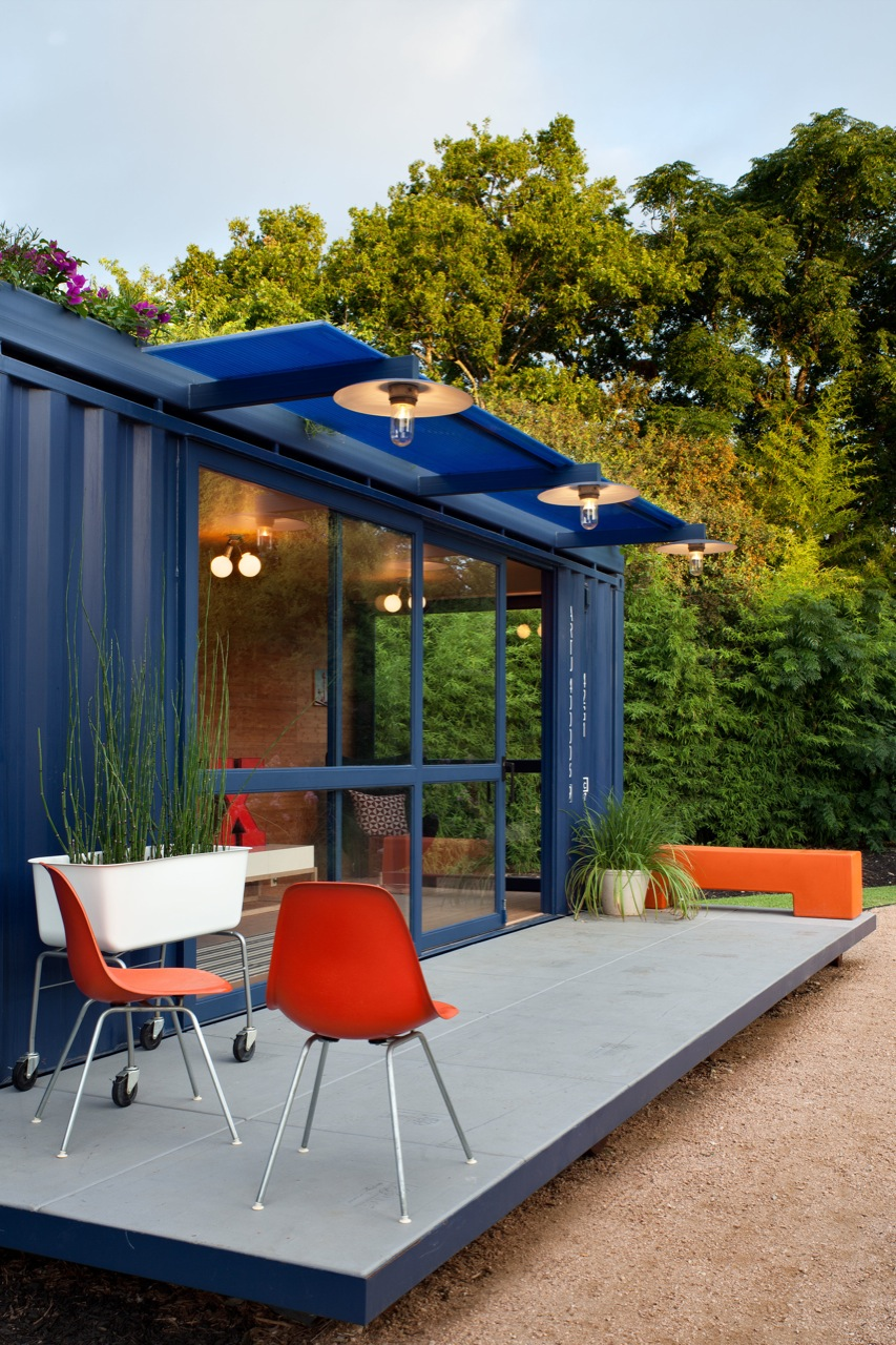 Container Guest House by Poteet Architects