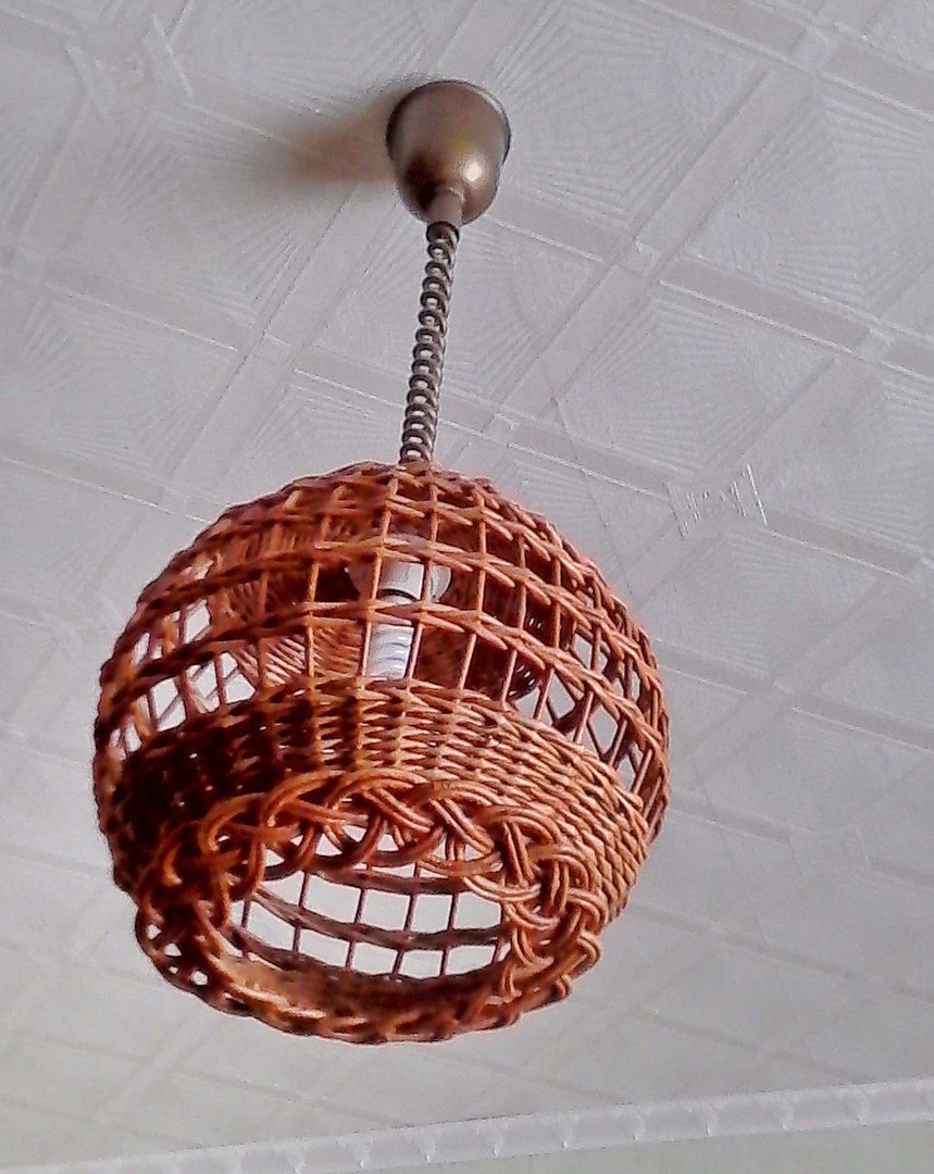 Светильники из плетеных корзин