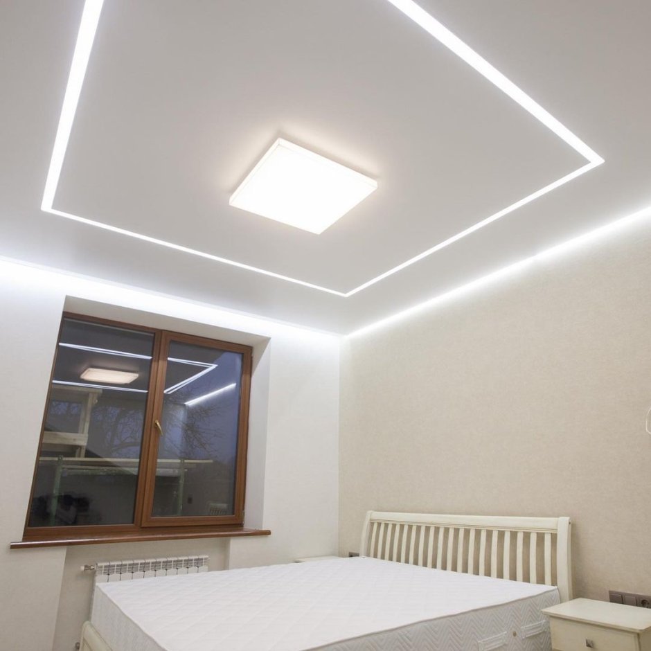 Натяжные потолки матовые белые с линиями