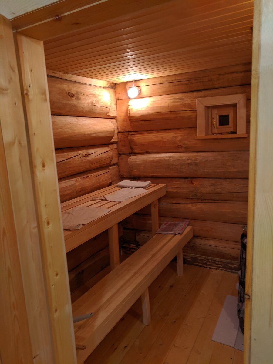 Деревенская баня внутри