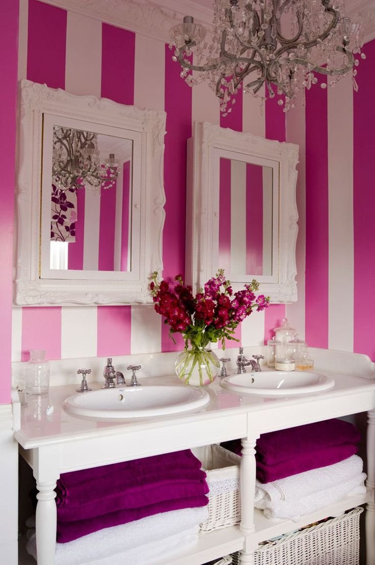 Декор ванной розовый