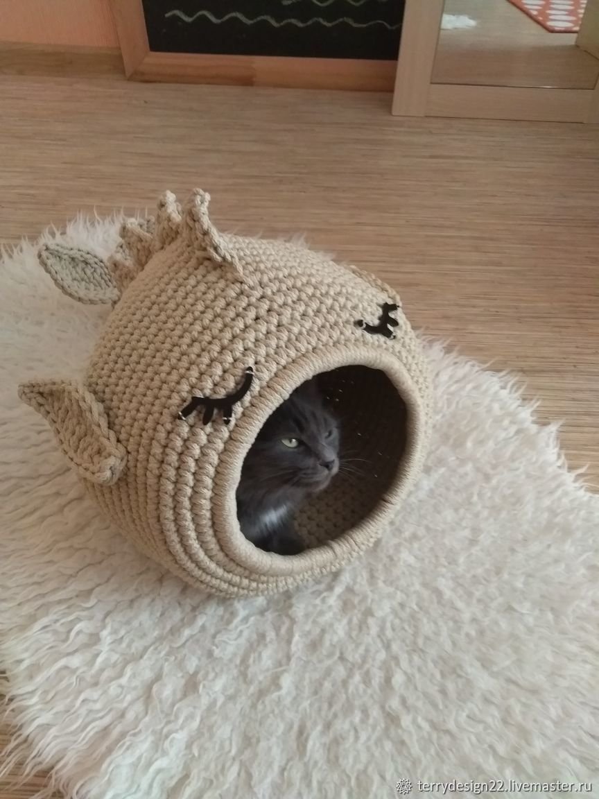 Вязаный домик для кошки
