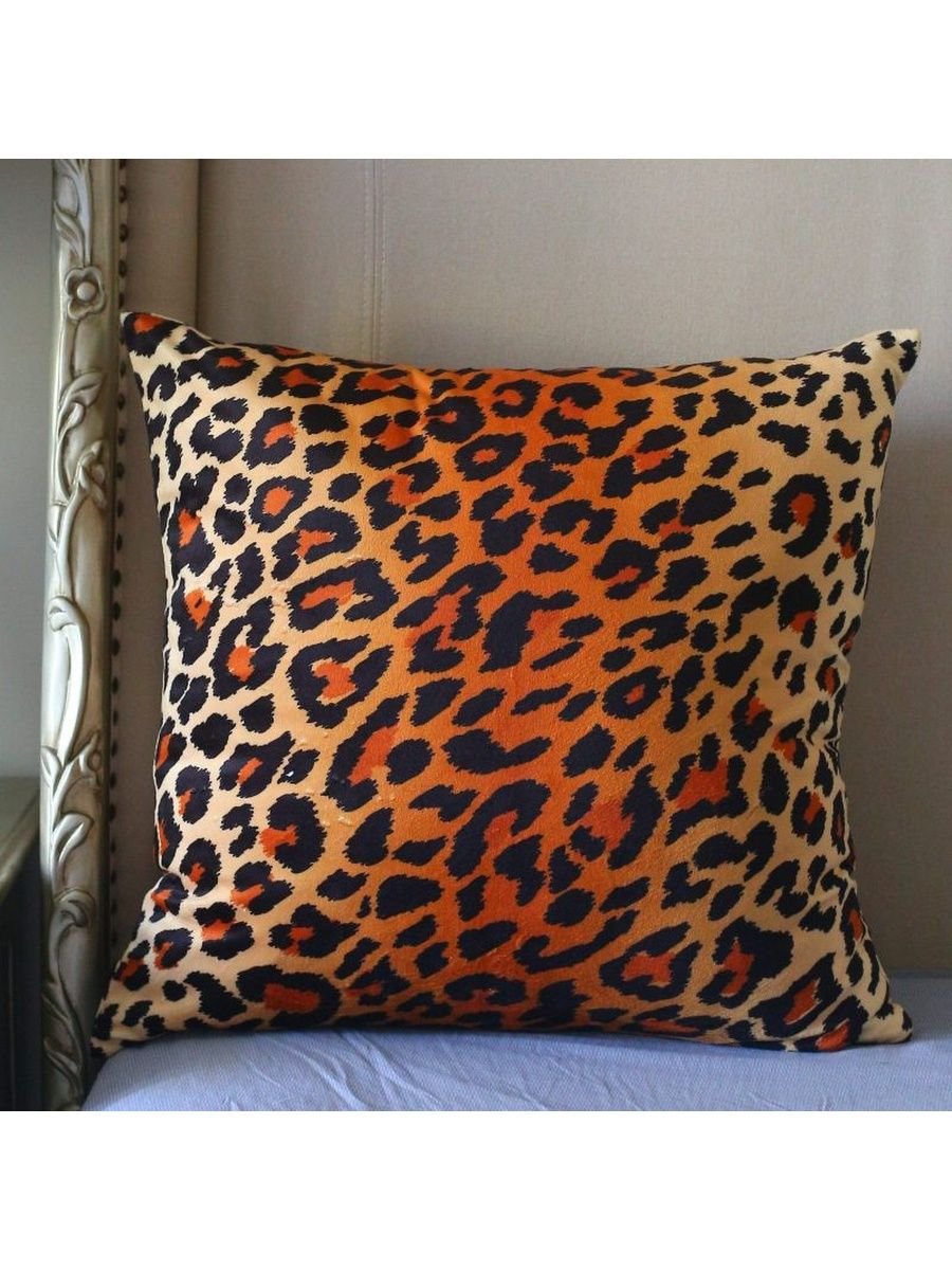 Леопардовый диван