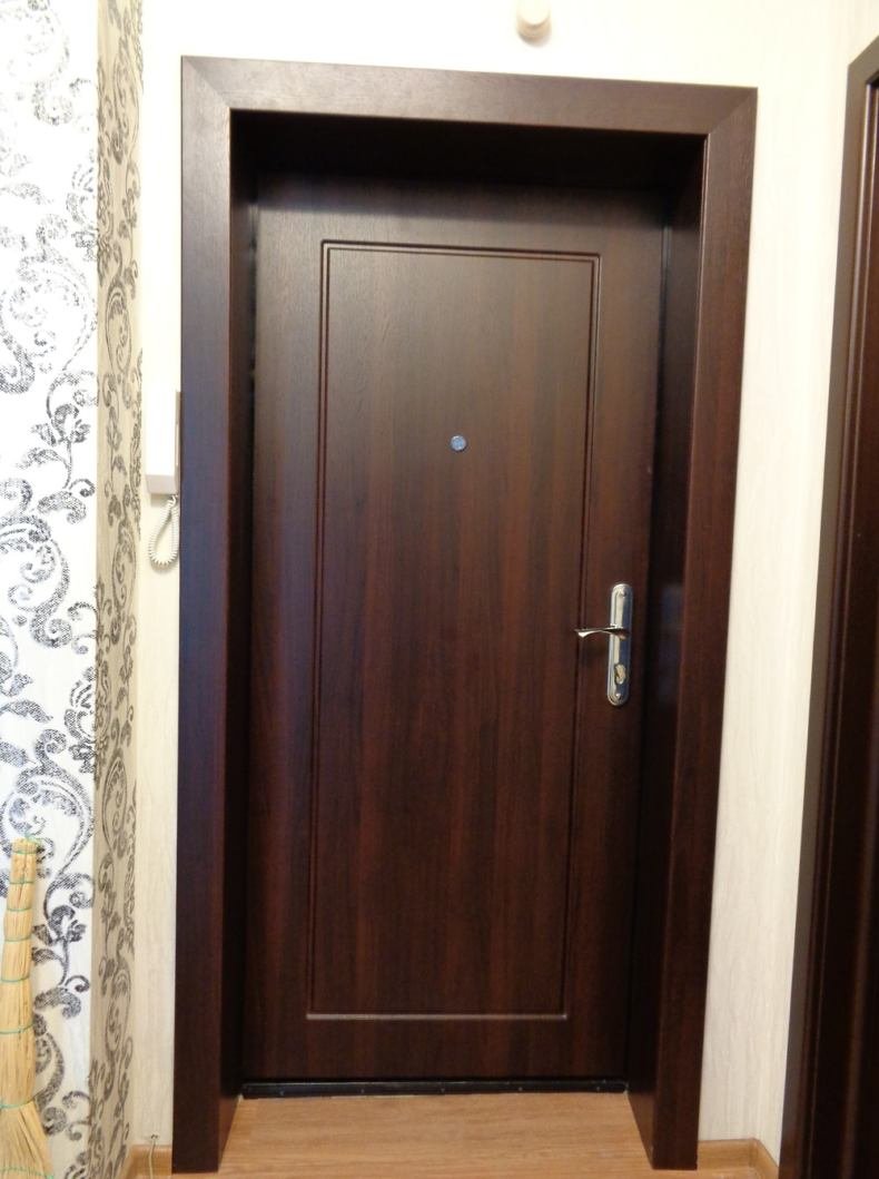 Откосы входной двери