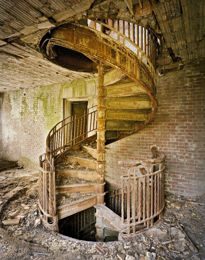 Старинная винтовая лестница