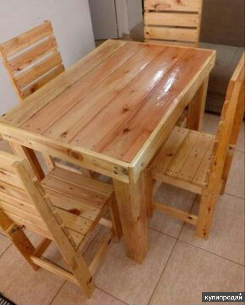 Стол из паллетных досок