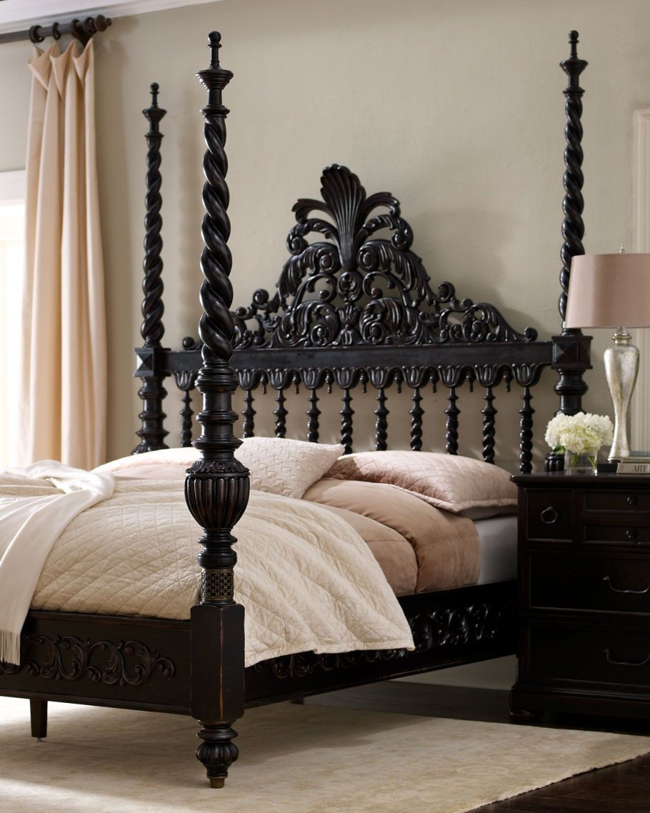 Кровать в готическом стиле