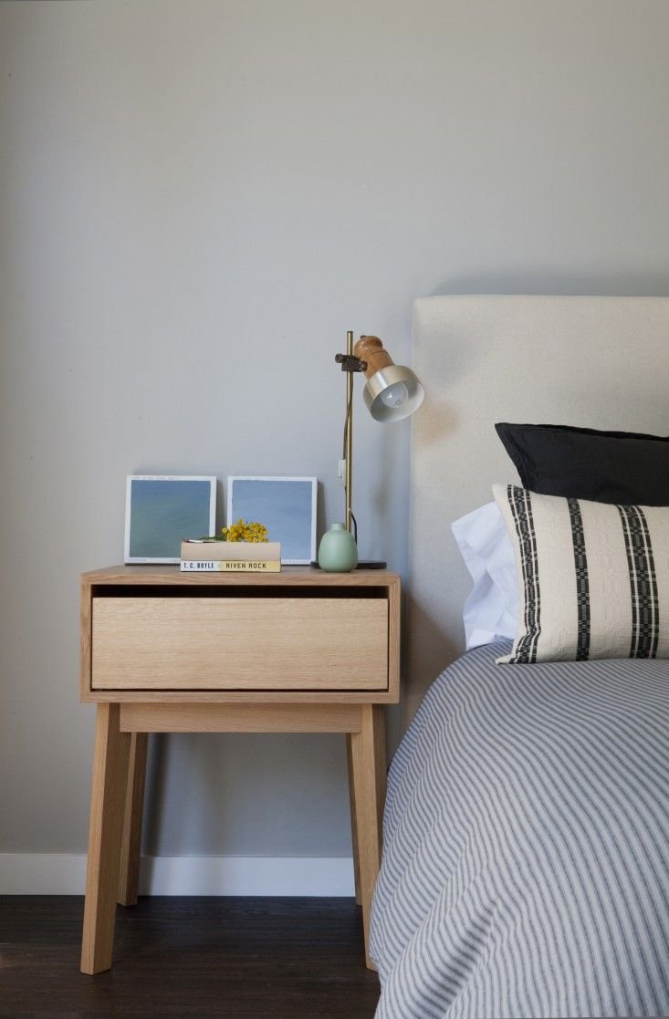 Прикроватная тумба Bedside Table Clarington 114220