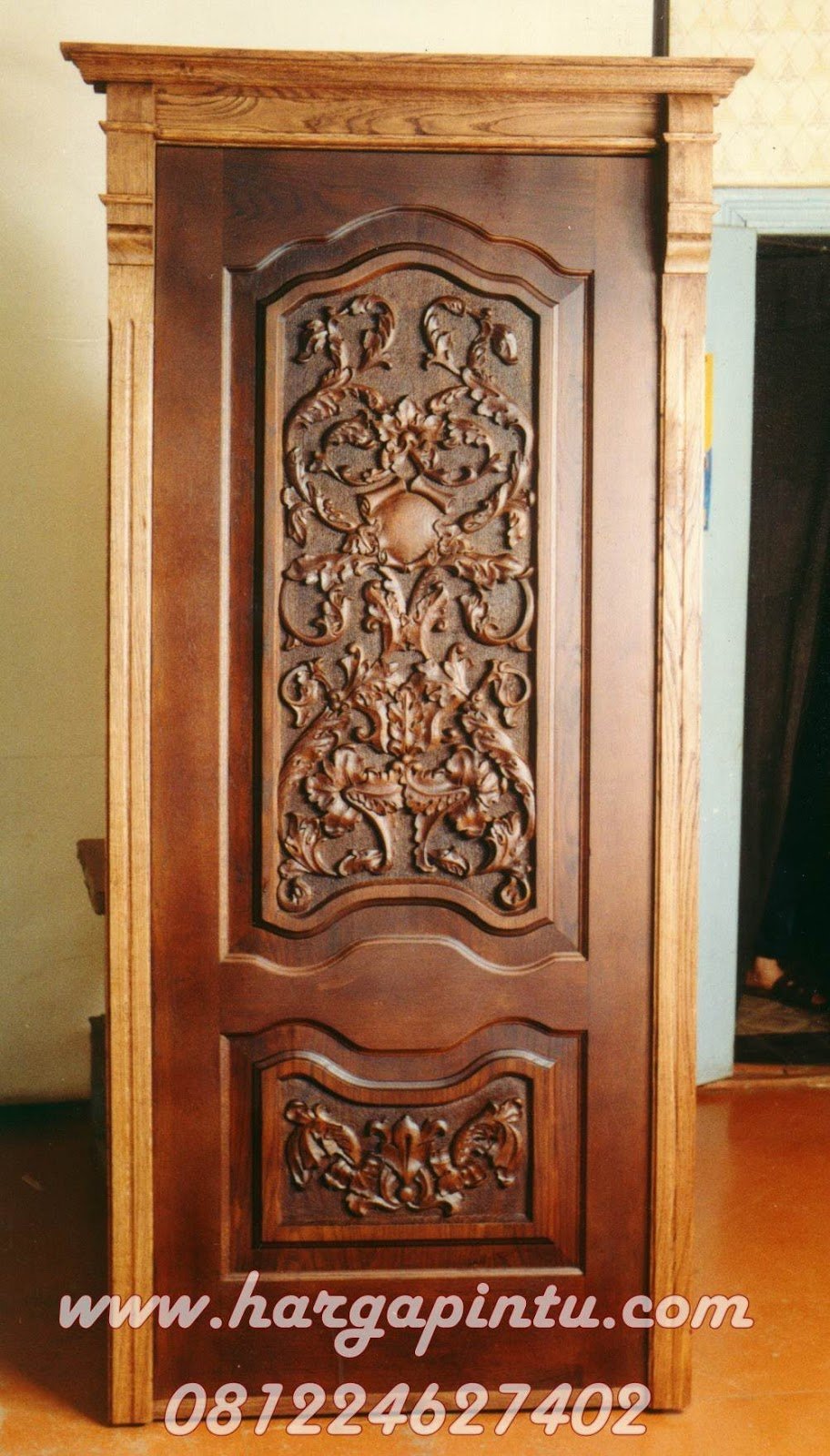 Двери с резьбой