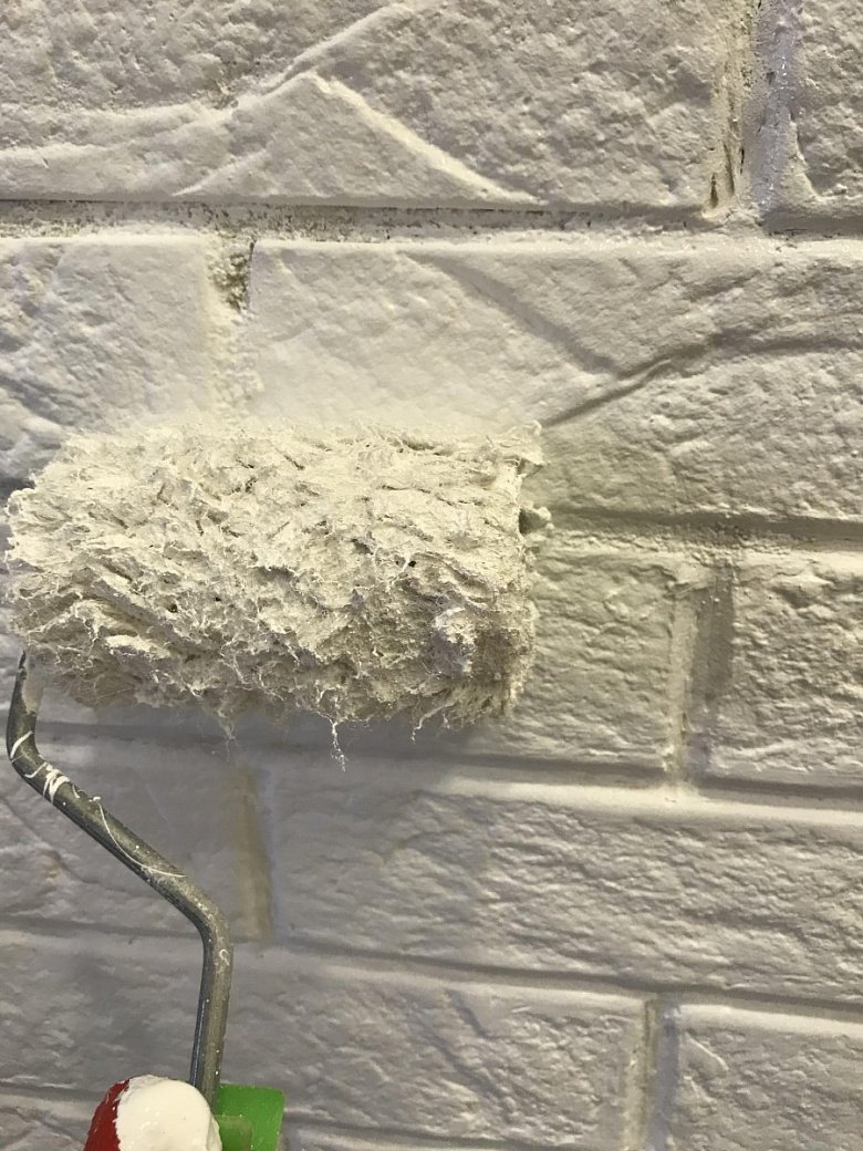 Имитация кирпичной стены из пенопласта