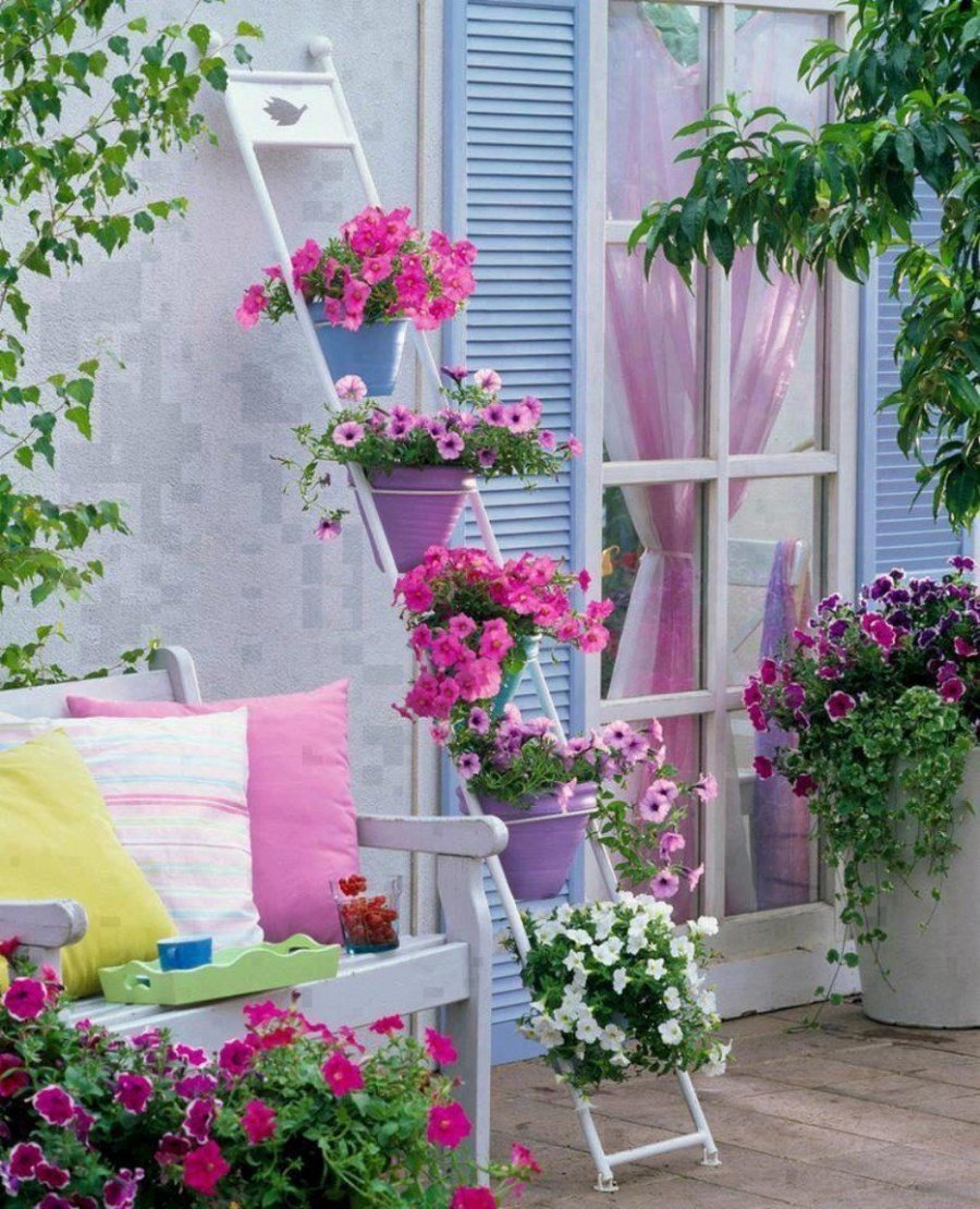 Красивые балконы с цветами