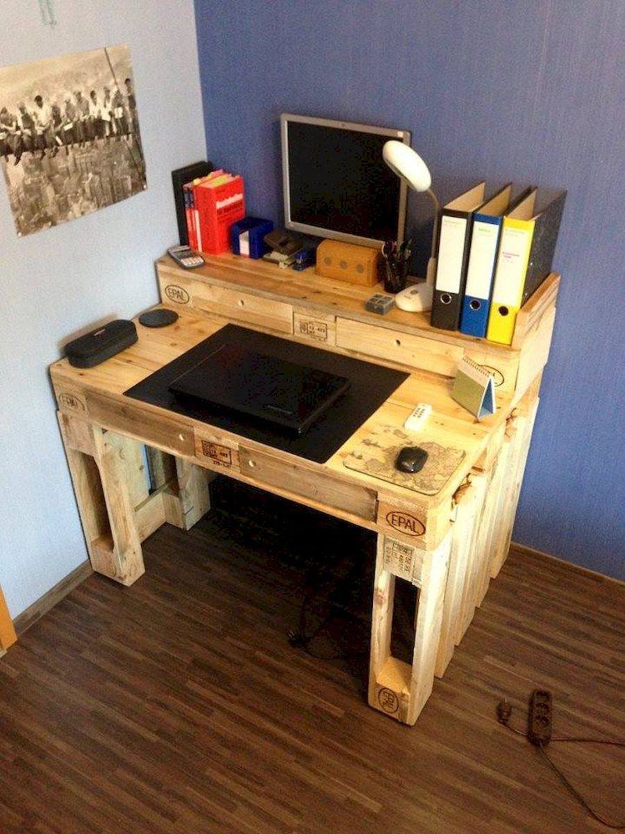 Письменный стол из поддонов