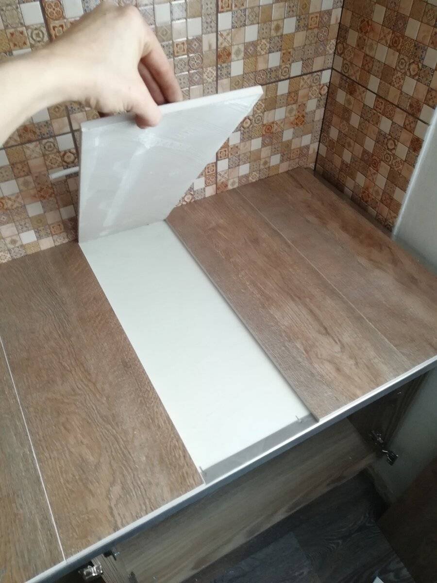 Столешница из плитки керамогранита