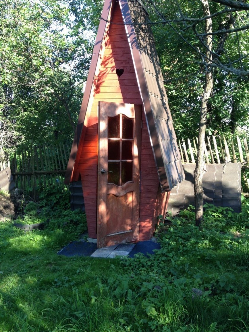 Уличный туалет на участке