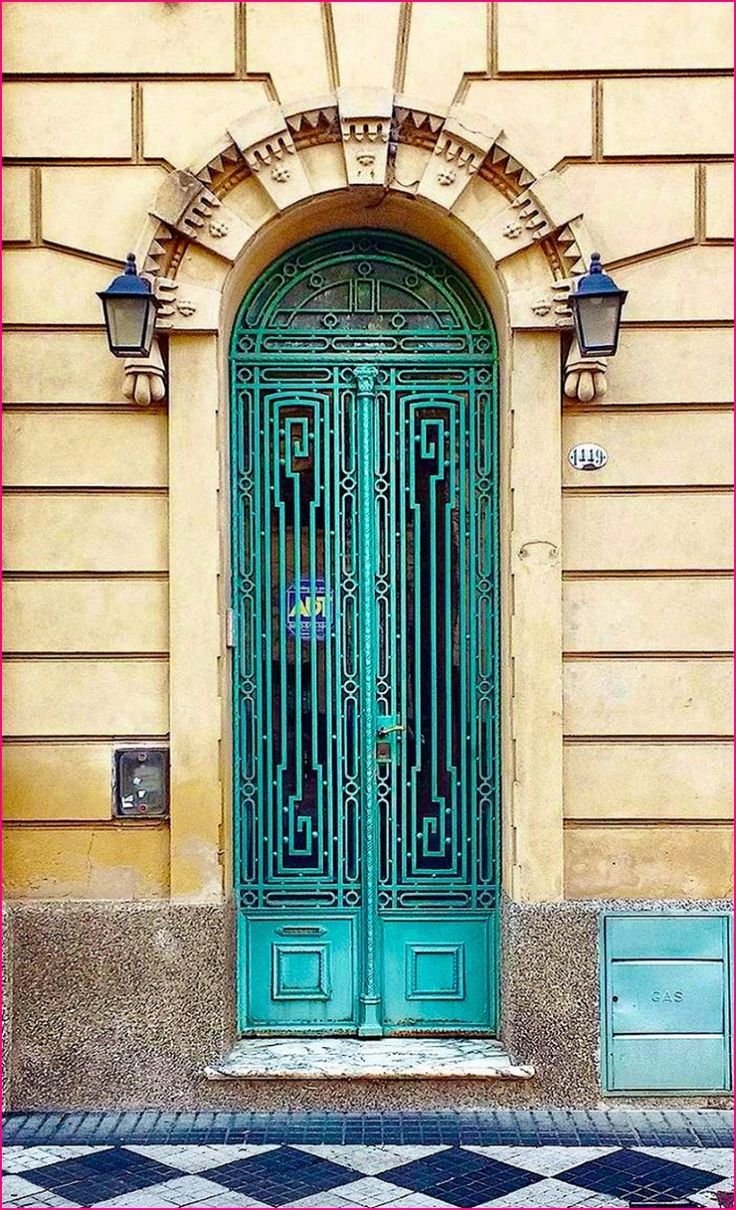 Бирюзовая дверь