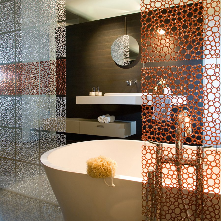 Декоративная перегородка в ванной