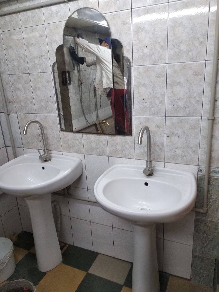 Общественный туалет находится на Дворцовой