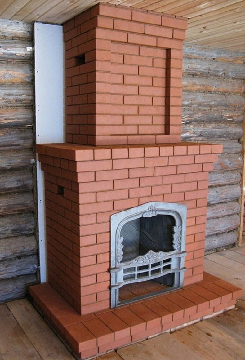 Камин на даче из кирпича