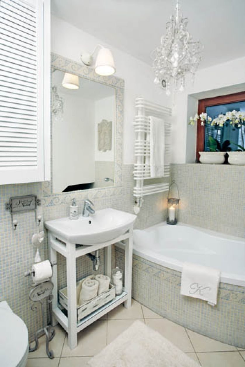 Белая ванная в стиле Прованс
