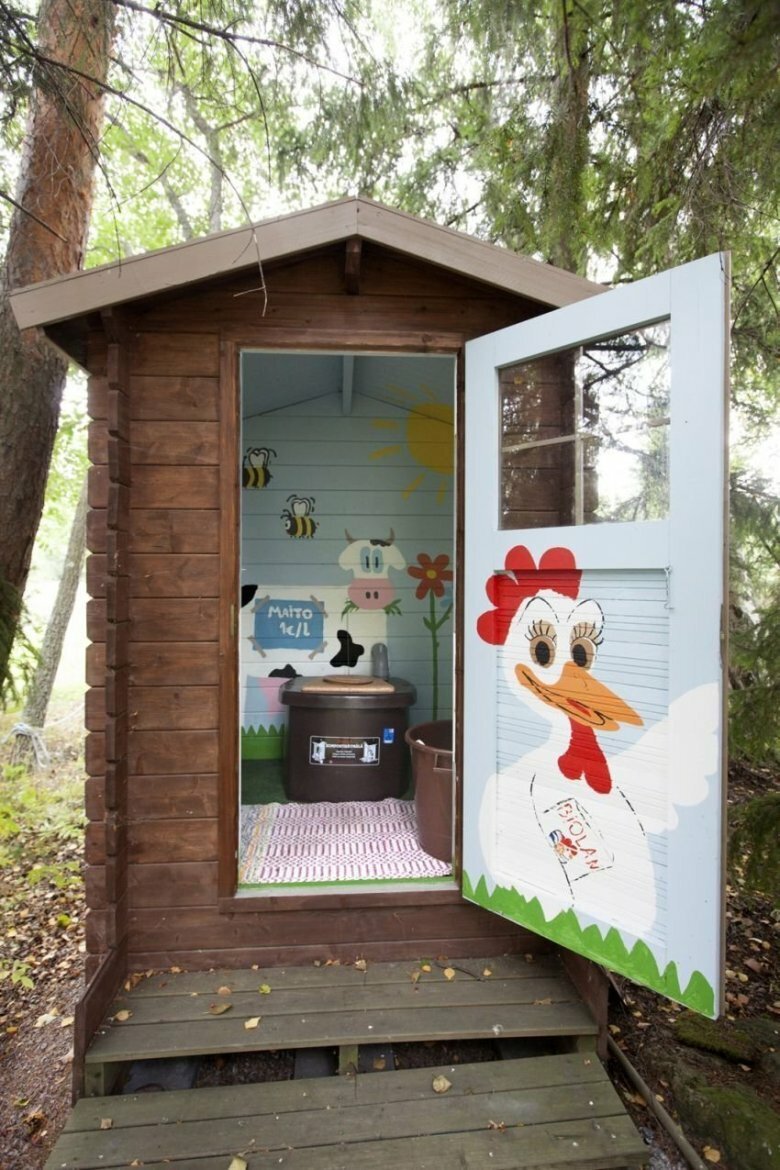 Дизайнерский дачный туалет