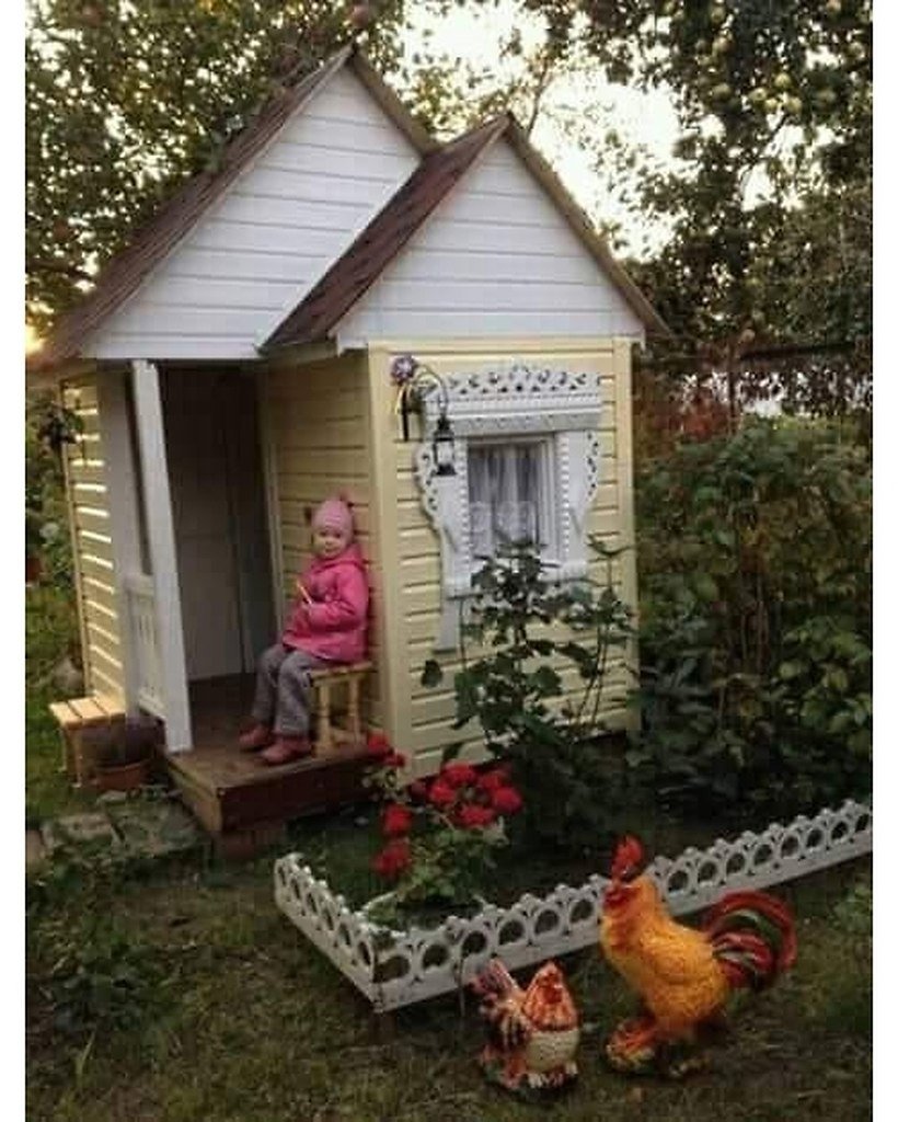 Детский домик на даче
