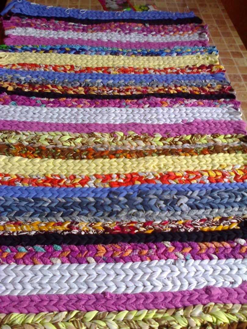 Плетёные коврики из полосок ткани