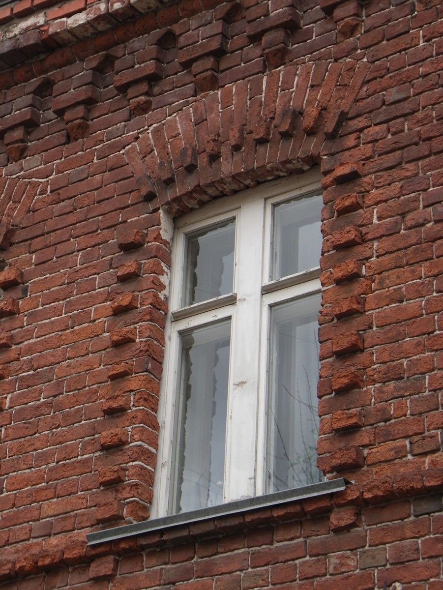 Кирпичная кладка окна