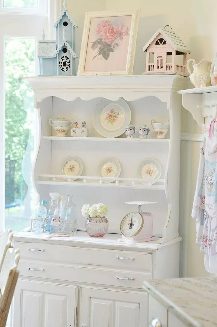 Полки на кухне в стиле Shabby Shick