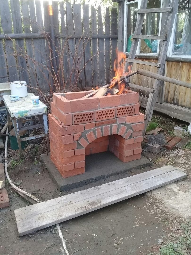 Дачный мангал из кирпича